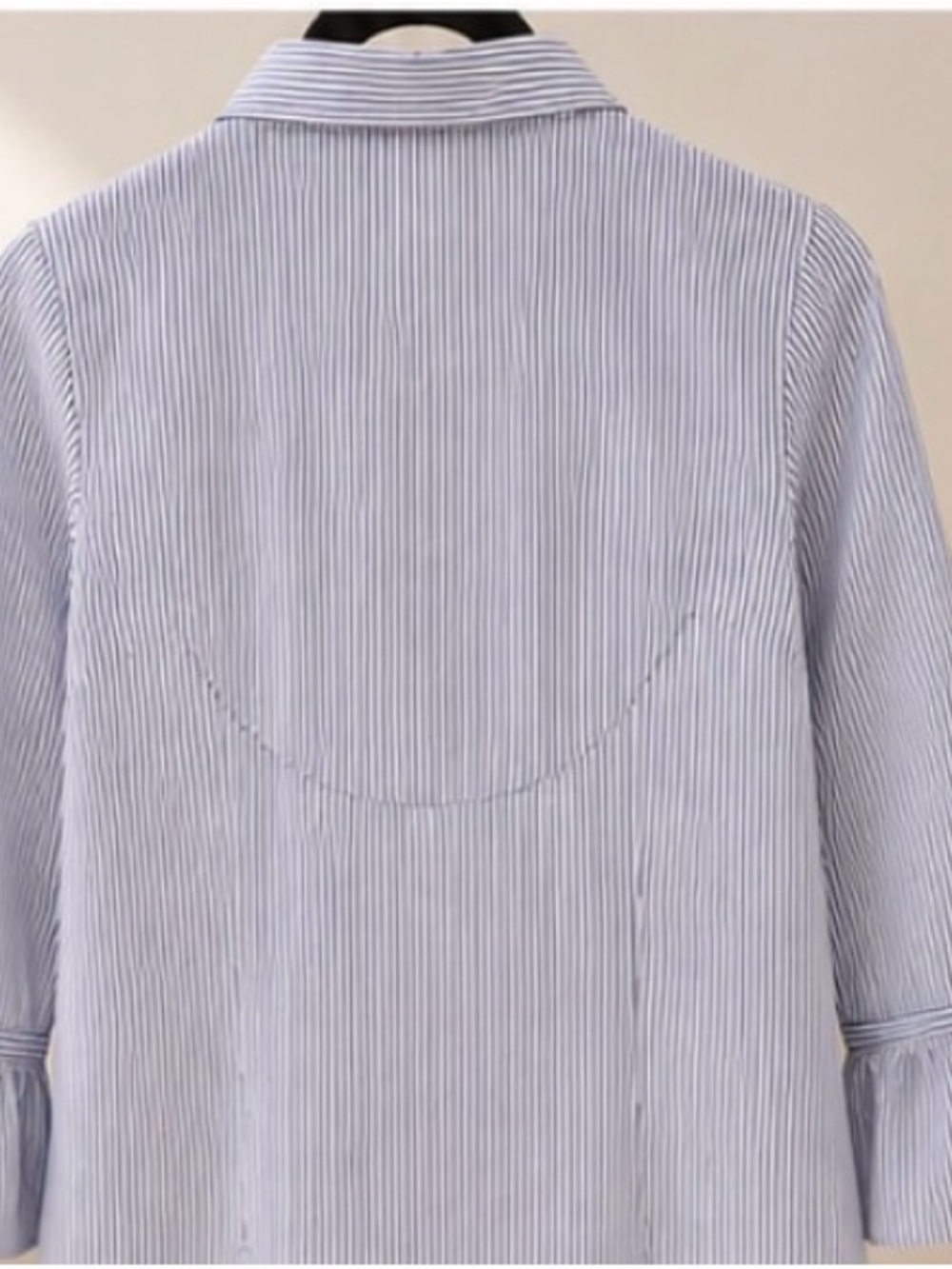 Gretchen Scott Blue White Striped Button-Up Shirt Sz M P2P 21’ - Picture 3 of 6
